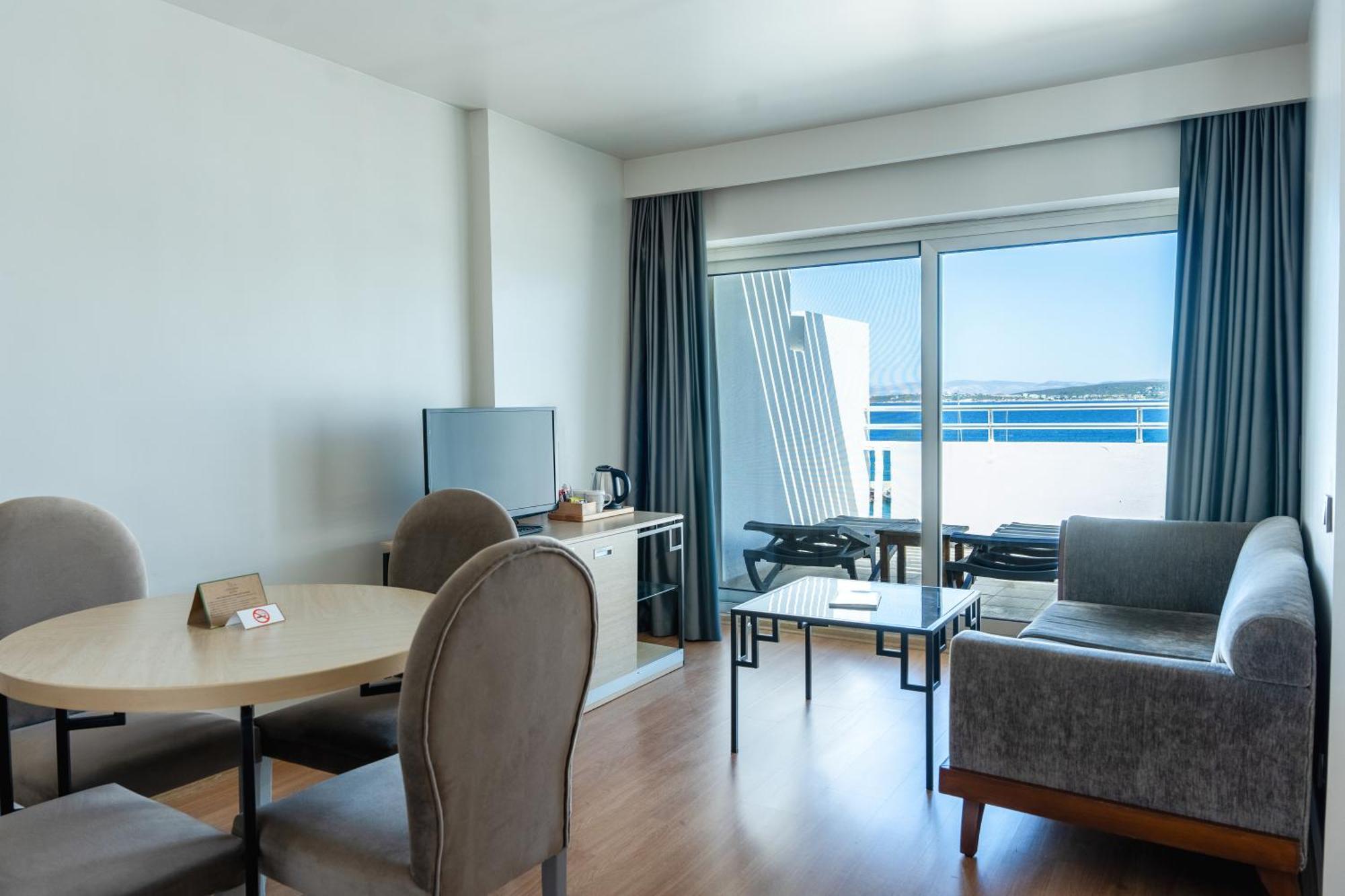 Altin Yunus Hotel & Spa - Çeşme מראה חיצוני תמונה